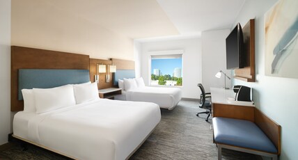 EVEN Hotels ATLANTA - COBB GALLERIA Room Type - 2 Queen Beds Standard Mobil Access Tub