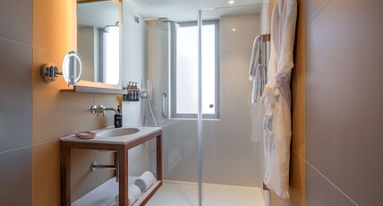 Canopy by Hilton Cannes Room Type - KING ROOM