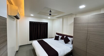 Hotel paras and lodge Room Type - Deluxe AC Room