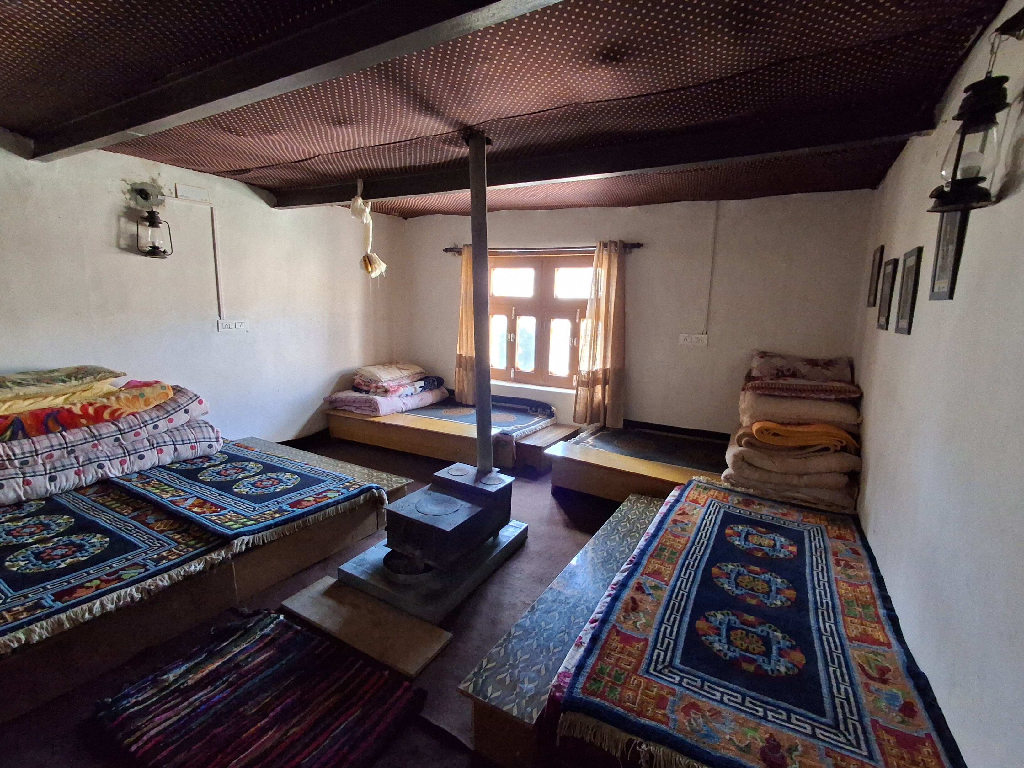 Deshek homestay | Dorms & Private Rooms - Tap to explore photos