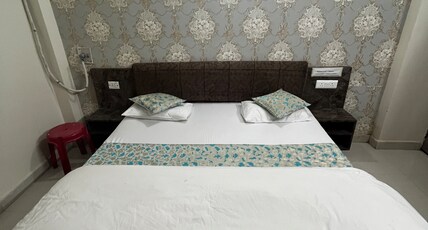Hotel Kailash Room Type - Deluxe