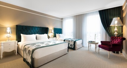 Metropolitan Hotels Taksim Room Type - Deluxe Triple Room Metropolitan Hotels Taksim Room Type - Deluxe Triple Room