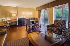 Best Western Plus Plaza by the Green