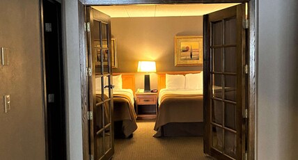 Best Western Plus Kelly Inn Room Type - Suite-2 Queen Beds, Non-Smoking, Separate Living Area, Sofabed, Microwave And Refrigerator, High Spe