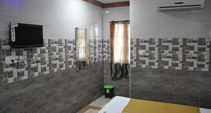 CM HOTEL Room Type - New building 6 Bed