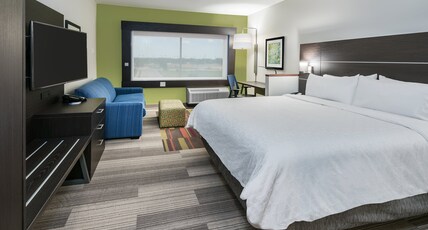 Holiday Inn Express & Suites Bryan Room Type - 1 Bedroom King Suite Communications Accessible Tub