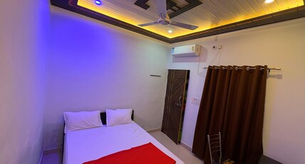 Sumedha Galaxy Inn Room Type - Budget Double room
