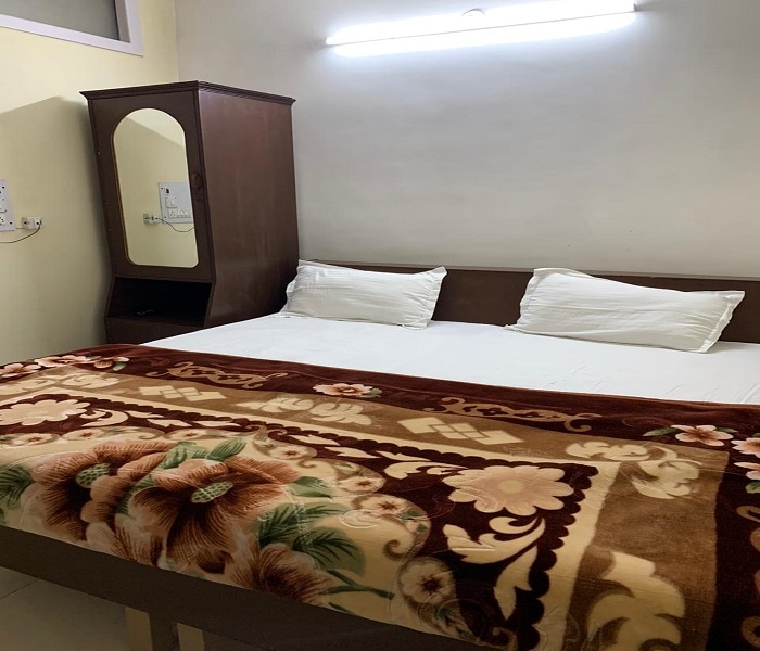 Green Huts - Tap to explore photos