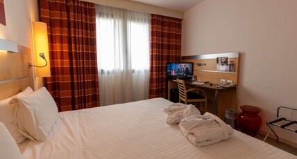 Best Western Palace Inn Hotel Room Type - 1 Double Bed, Classic