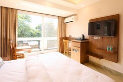 FlxHo Horizon ONE Luxury Hotel & Residences | Golf Course Rd