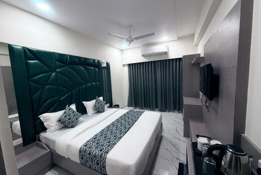 The Seven Eleven Hotel