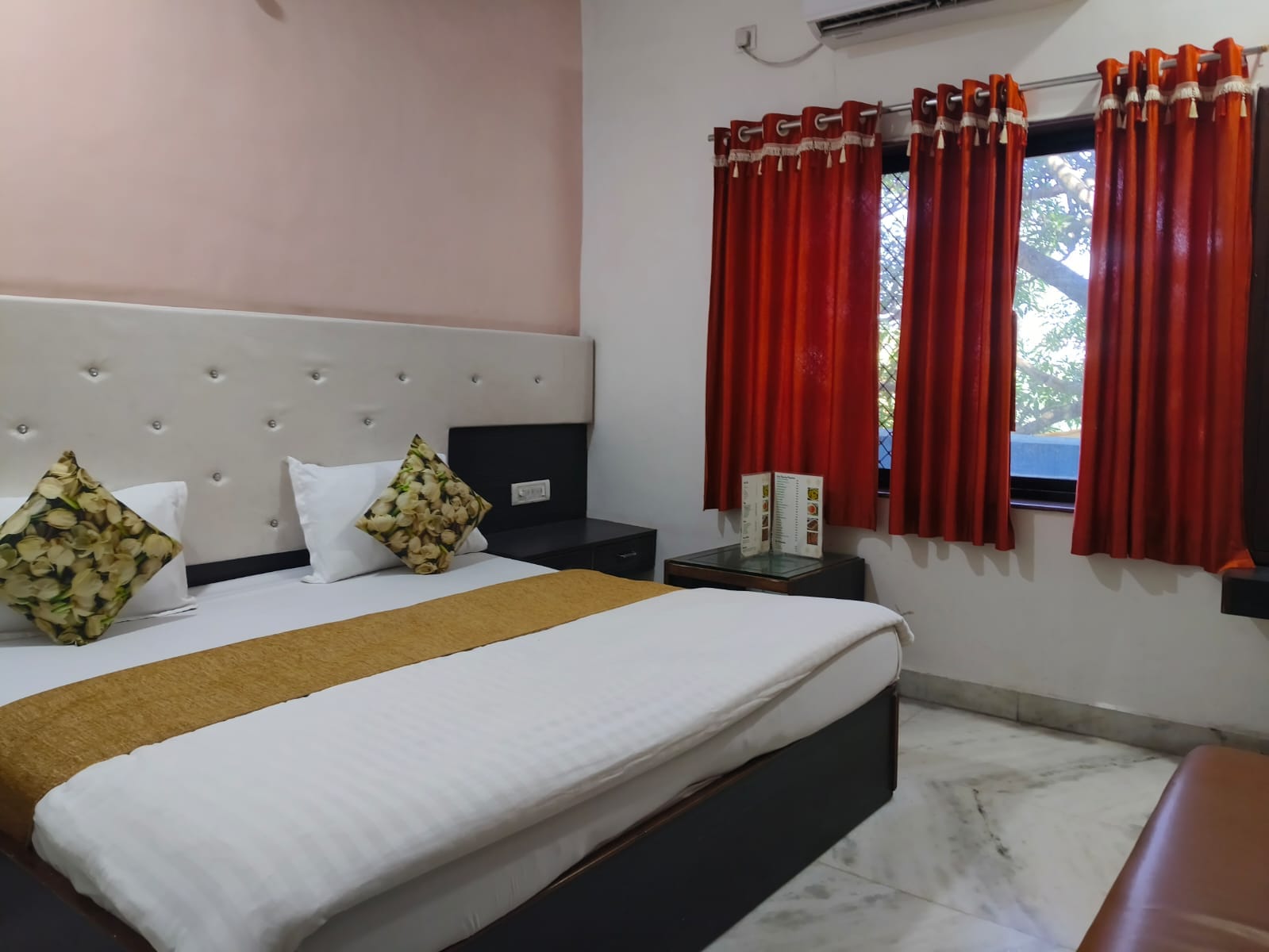Hotel Ambika Palace - Tap to explore photos
