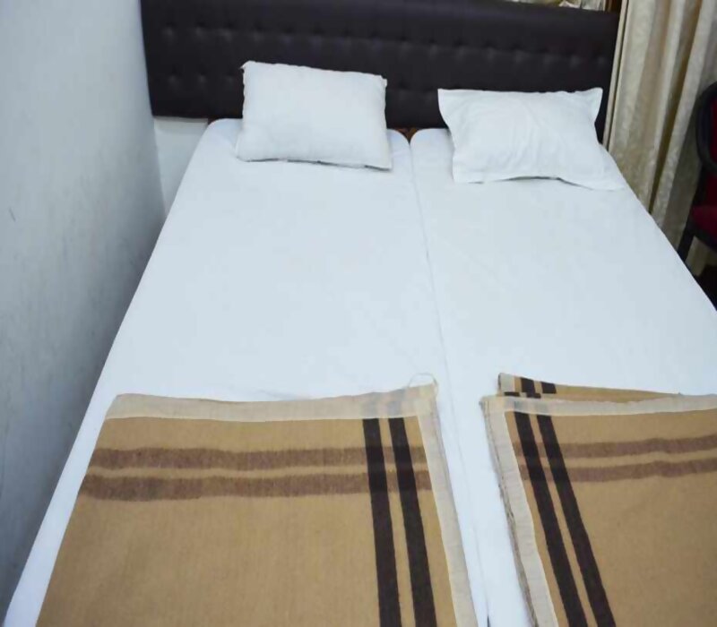 Hotel Ya - Tap to explore photos