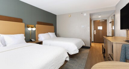 Hampton Inn Coconut Grove Room Type - 2 QUEEN W MICRO-FRIDGE NS