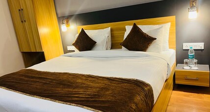 Paras Inn Room Type - Deluxe Room