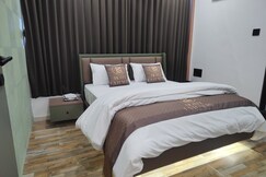 Hotel La Luxury - Katargam