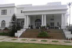 Altus (Luxury Homestay)
