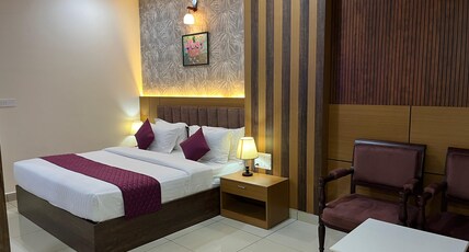 HOTEL FLORAL PALACE Room Type - Suite Room