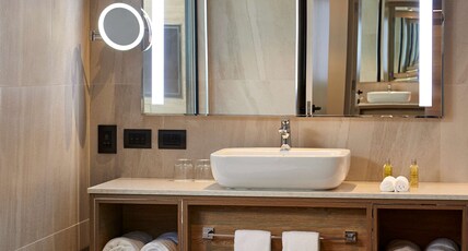 Doubletree by Hilton Perth Northbridge Room Type - JUNIOR SUITE PANORAMIC VW