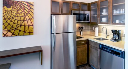 Staybridge Suites Charlottesville Airport Room Type - 1 Queen Studio Suite Mobility Accessible Roll in Shower