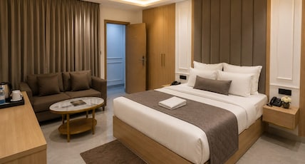 Hotel Narayana Grand Delhi IGI Room Type - Classic Double Room With Work Desk With WIFI Hotel Narayana Grand Delhi IGI Room Type - Classic Double Room With Work Desk With WIFI