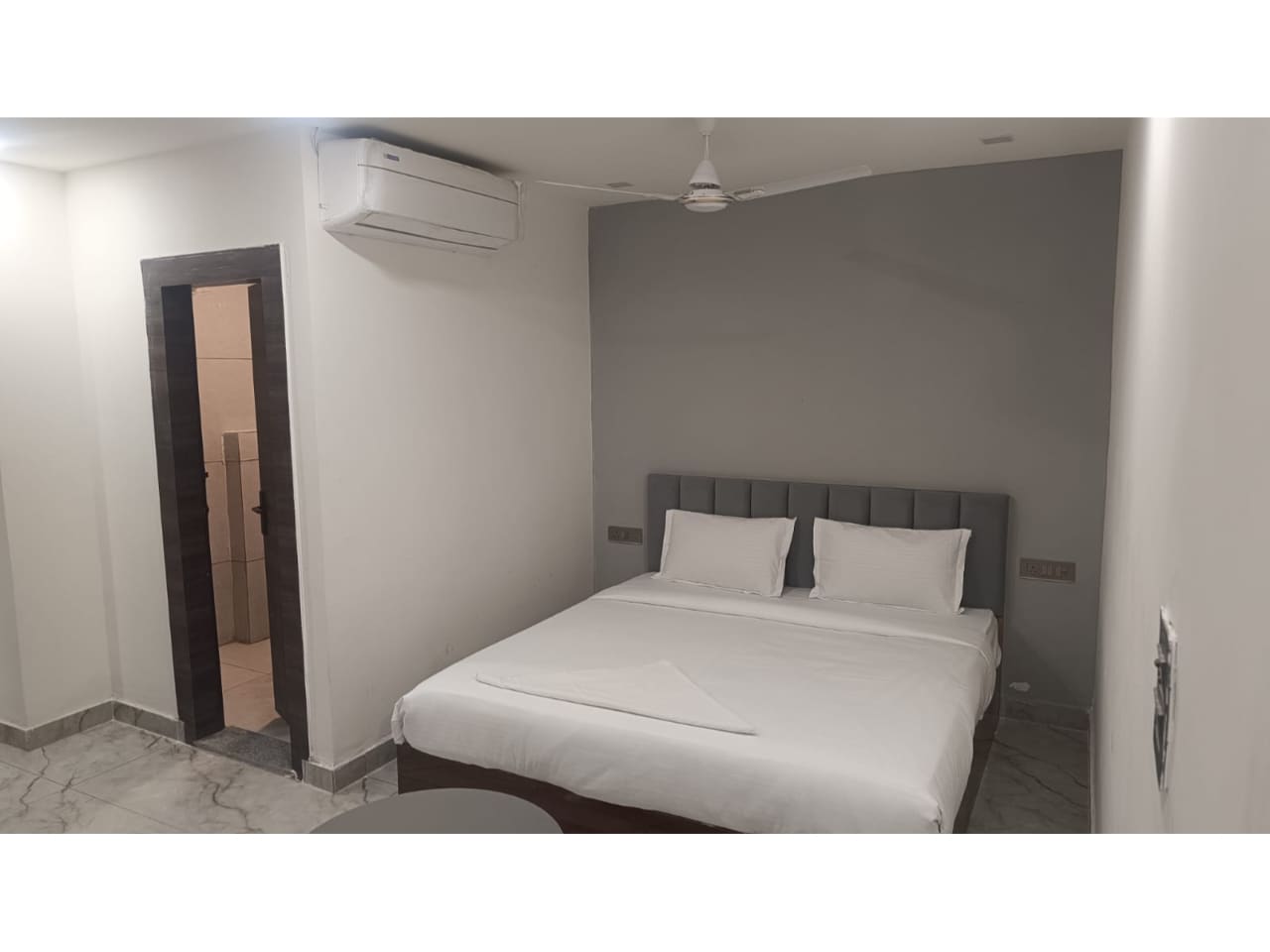 Restin Hotel - Spectrum Mall Road -Sector 101 - Tap to explore photos