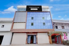 Townhouse Zero Mile Metro Station Patna Formerly The King Hotel and Banquet