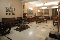 SUNSHINE RESIDENCY HOME STAY