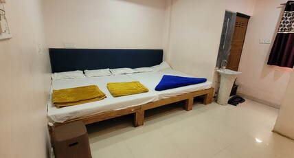 Shri kulluka guest house Room Type - Super Family Room