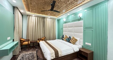 The Riviera Hotel Room Type - Premium Deluxe Room