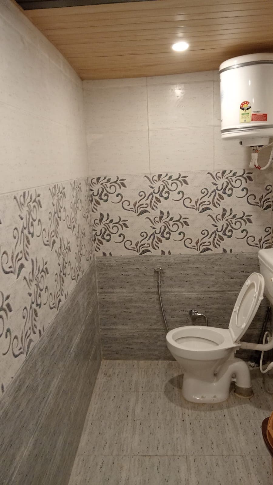 Noah Homestay - Tap to explore photos
