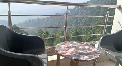 Nature Hike Room Type - King Room with mountain view