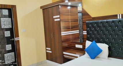 Resort Saikat Saranya Room Type - Deluxe Room Resort Saikat Saranya Room Type - Deluxe Room