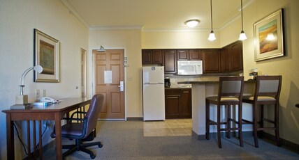Staybridge Suites SAN ANTONIO SEA WORLD Room Type - 2 Bedroom Suite Communications Mobility Accessible Tub