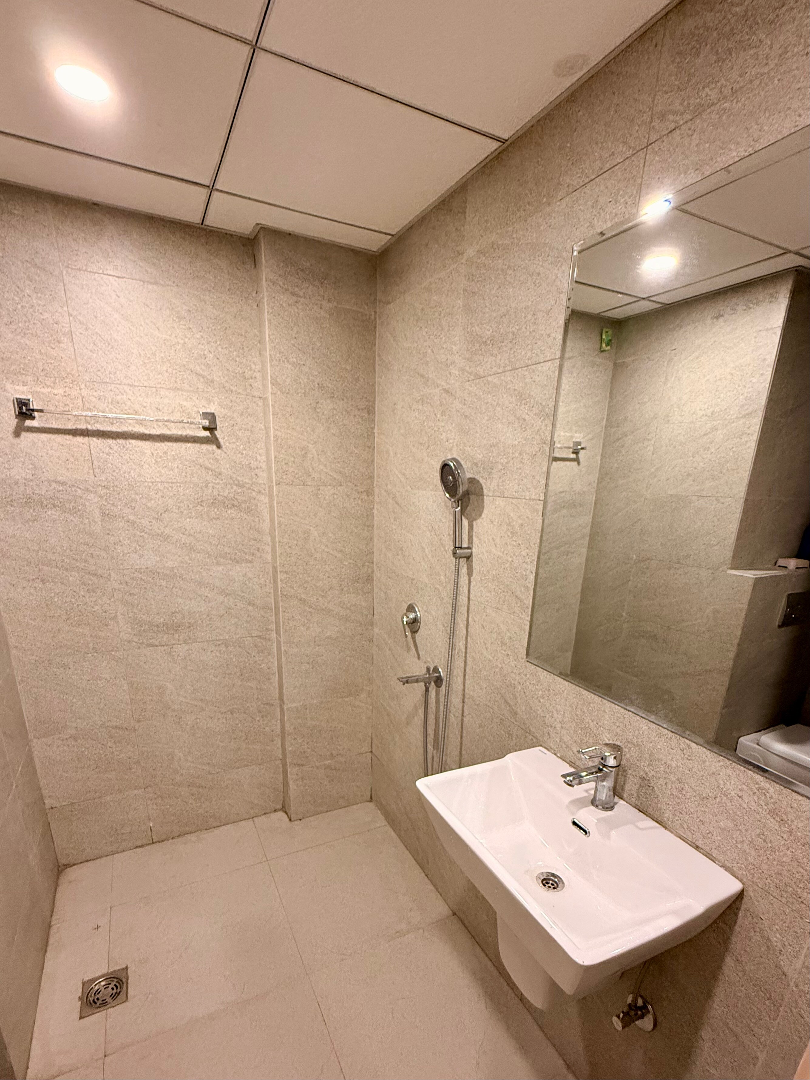 Seven Haven Premium Studio at ITC Omaxe - Tap to explore photos