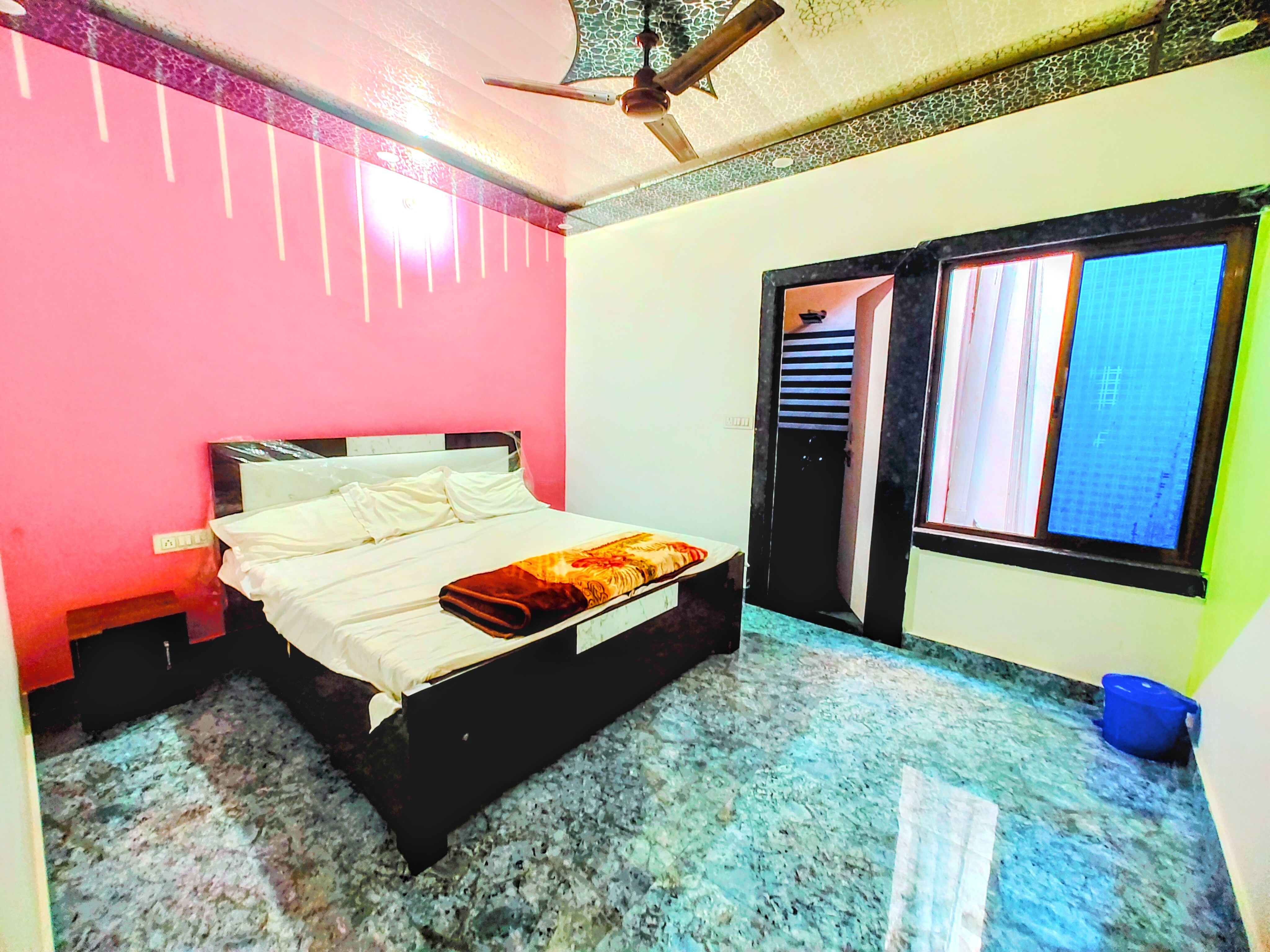 Hotel Shri Raghav Kunj-200 Mtr From Ram Janam Bhumi - Tap to explore photos