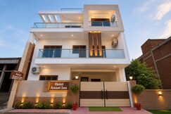 Hotel Anant Inn Kathauta lake