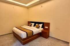 Hotel R.K. Palace near Banke Bihari Temple