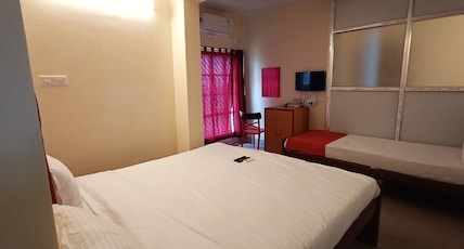 Himalaya Inn Guesthouse Near TCS Gitobitan Room Type - AC Triple Himalaya Inn Guesthouse Near TCS Gitobitan Room Type - AC Triple