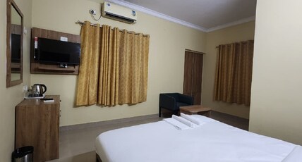 Hotel Zevo Suites Room Type - Deluxe Room