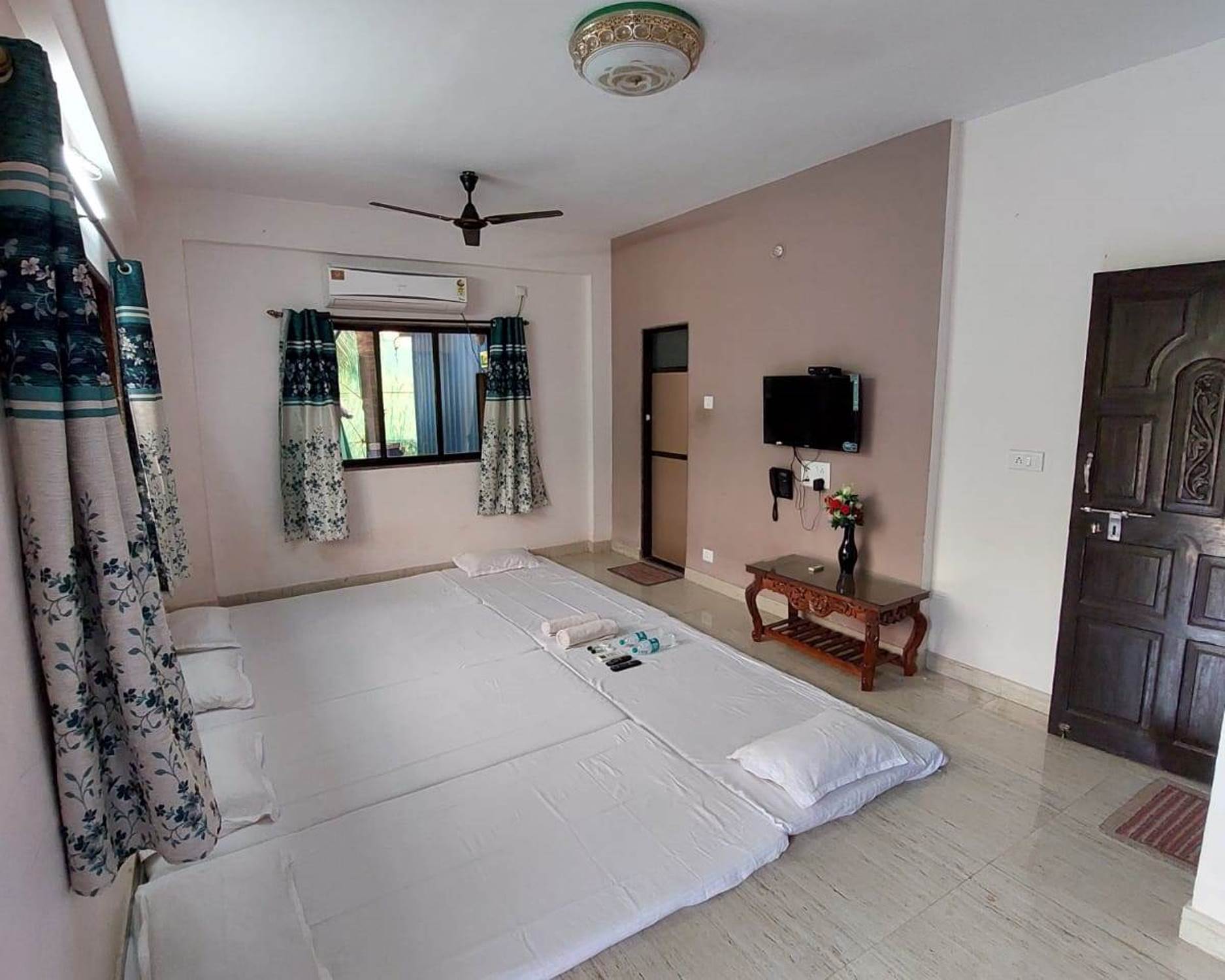 ILIF 2767 Mamachiwadi Cottage - Tap to explore photos