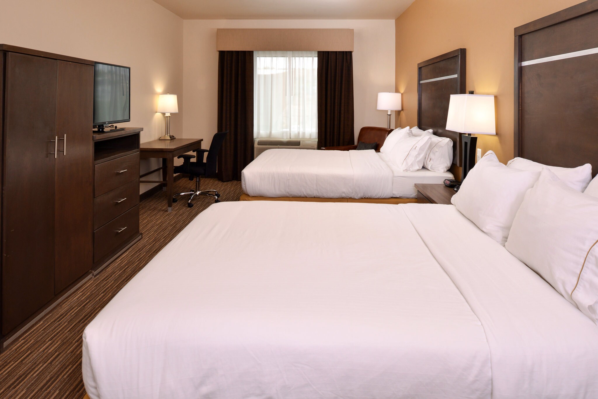 Holiday Inn Express & Suites GLOBE - Tap to explore photos