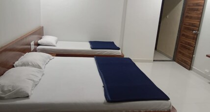 Hotel Golden Room Type - ROYAL THREE BED NON AC FAMILY ROOM