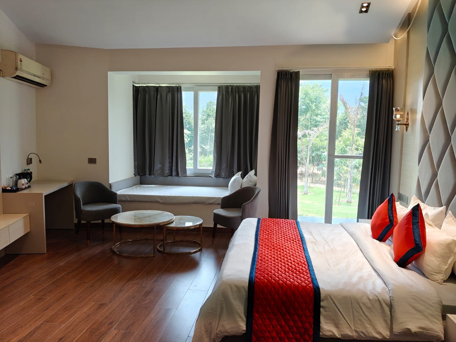 Spree Farmstay - Tap to explore photos