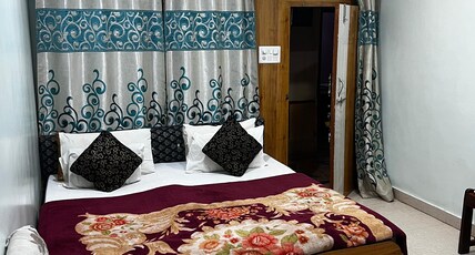 Hotel Priyanka Room Type - Deluxe Double Room