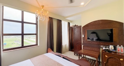 Hotel Shringar Mahal near Chaar Dham Vrindavan Room Type - Deluxe Room Hotel Shringar Mahal near Chaar Dham Vrindavan Room Type - Deluxe Room