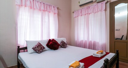 Valiyathayil Homestay Room Type - Deluxe AC Room with Attached Toilet