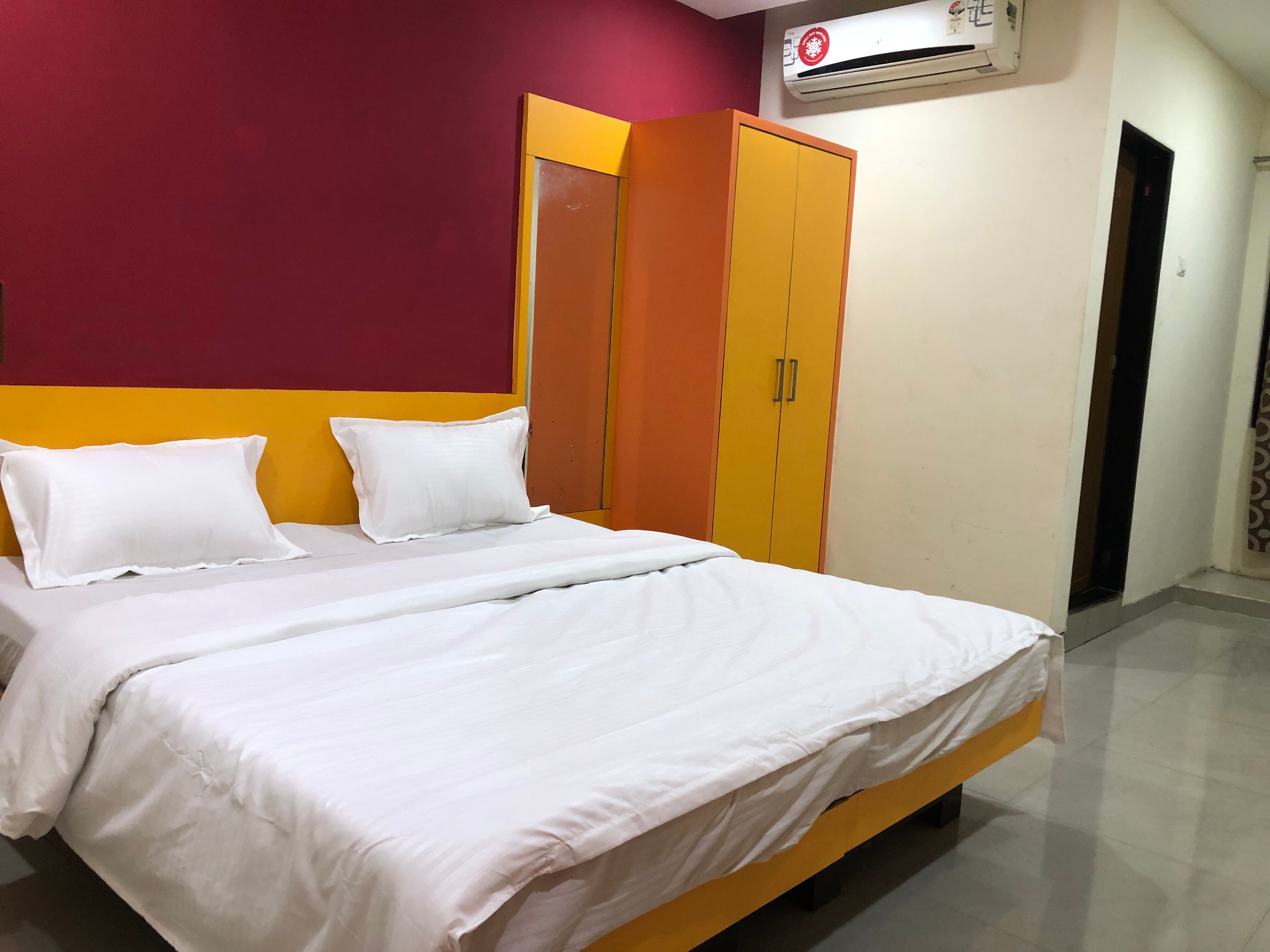 Hotel Shree Krishna Palace - Tap to explore photos
