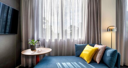 Novotel Melbourne Preston Room Type - Superior Room with 1 queen bed