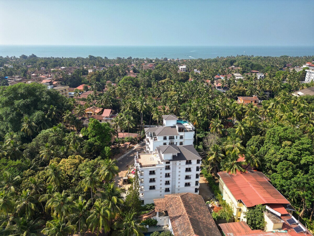 Tulip by CasaFlip Luxury 2BHK in Candolim - Tap to explore photos